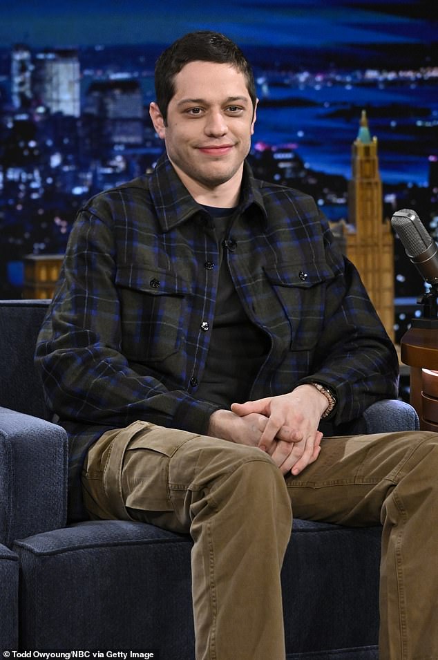 Pete Davidson’s Defiant Fans Rally Support Amidst Heckling Debacle at Omaha Comedy Show