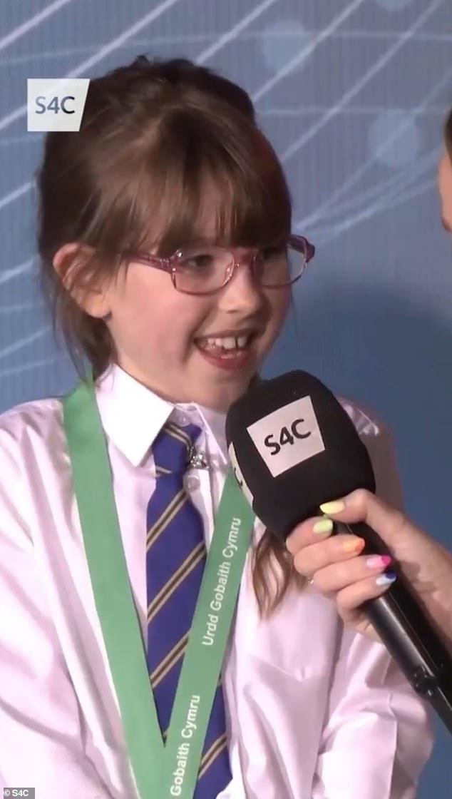 Adorable Schoolgirl Triumphs in Welsh Language Competition Despite Language Barrier