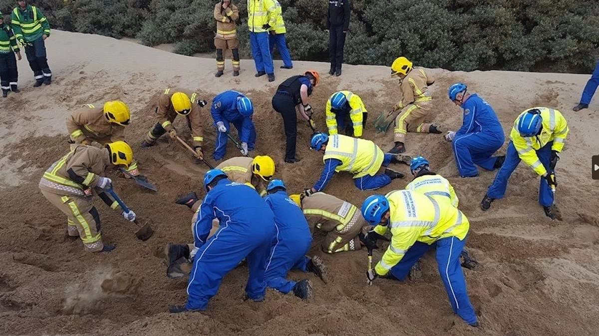 Locals in Padstow Condemn Coastguard’s Attempt to Prohibit Beach Digging Amid Safety Concerns at Tregirls Beach, Cornwall